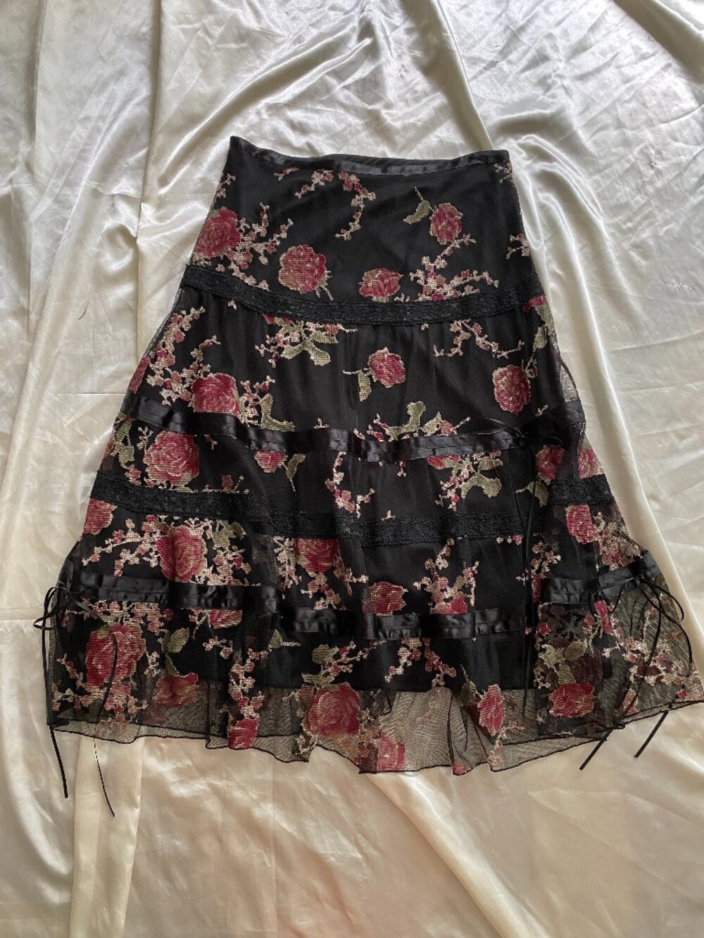 Vintage y2k Tiered Floral Needlepoint Tulle Bow Skirt Fairycore Whimsygoth Sz 4